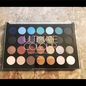 NWT Eye Shadow Pallet